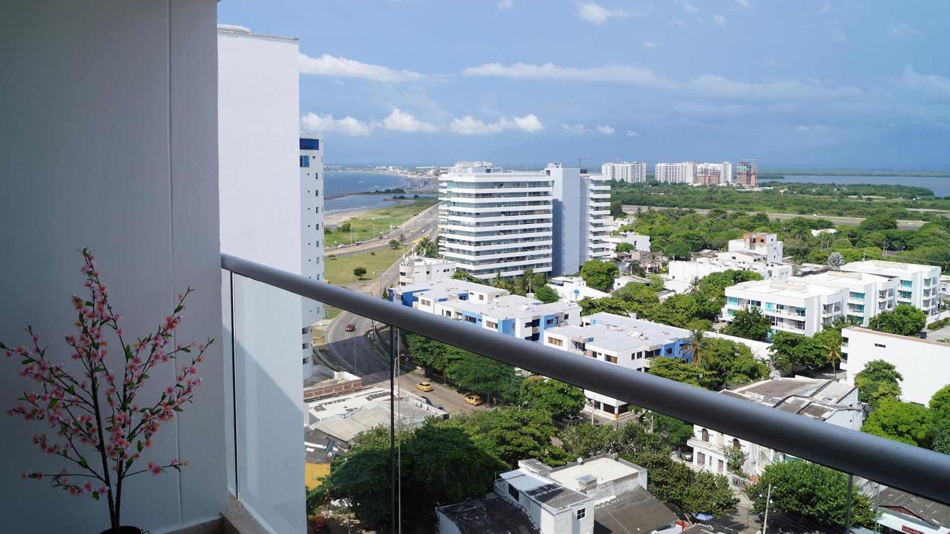 Aparta Crespo Aeropuerto Apartamento *